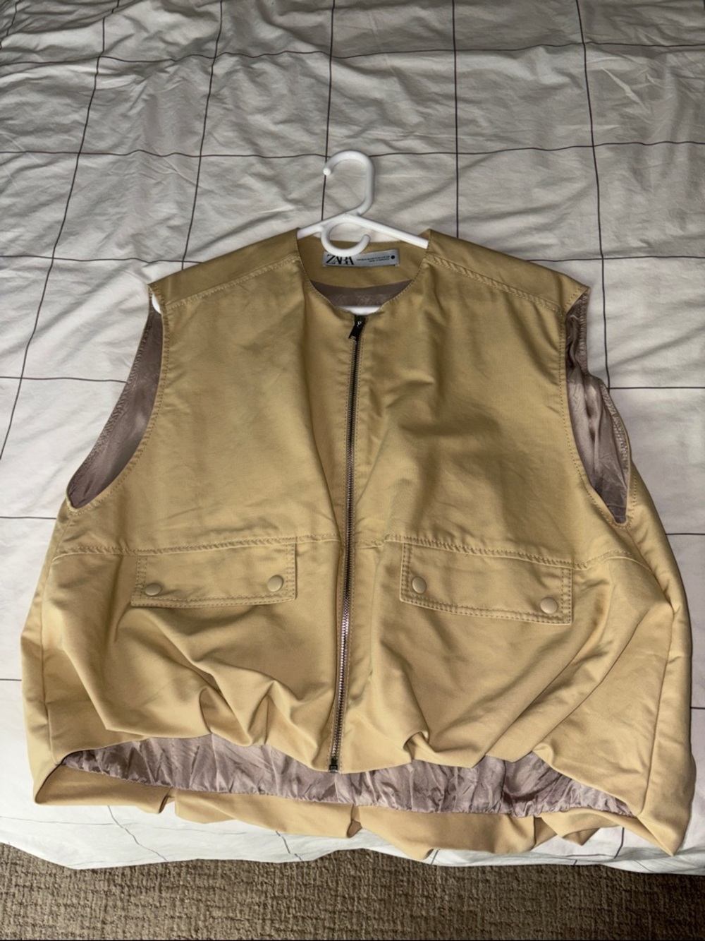 Zara Women’s Beige Utility Vest with Front Zip
